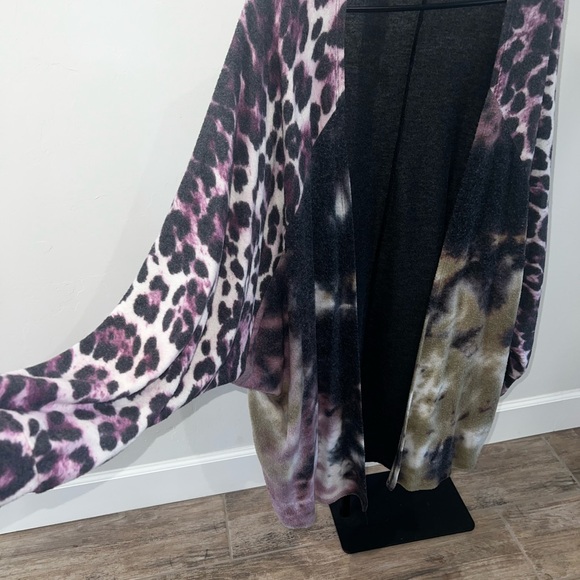 Stylish Women's Cardigan in Pink and Black - Picture 4 of 4